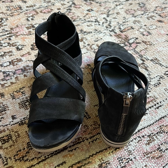 SOLD ON DEPOP - Sport Tumbled Nubuck Leather Sneaker Sandals with Back Zipper - Picture 2 of 7